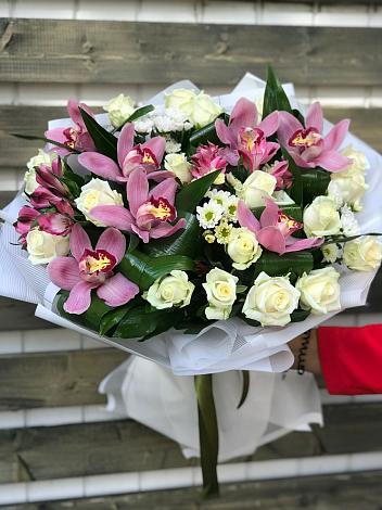 Букет цветов из: Розы и Хризантемы в Яранске