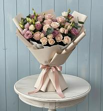 Букет цветов из:  Розы и Лизиантусы в Яранске