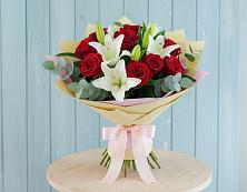 Букет цветов из:  Лилии и Розы в Яранске