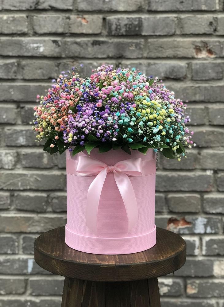 Цветочная композиция из Гипсофила и Розы в шляпной коробке в Яранске