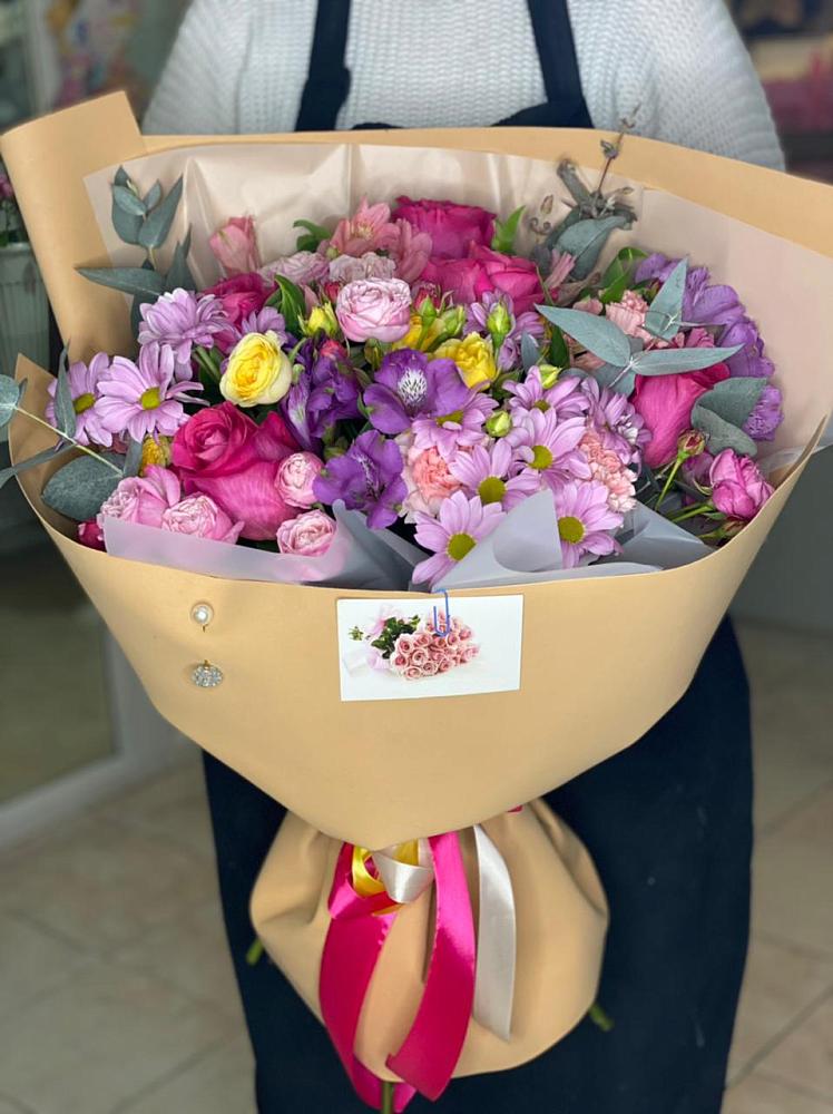 Букет цветов из: Хризантемы, Гвоздики и Альстромерии в Яранске