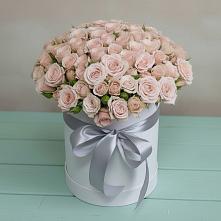 Цветочная композиция из Розы в шляпной коробке в Яранске