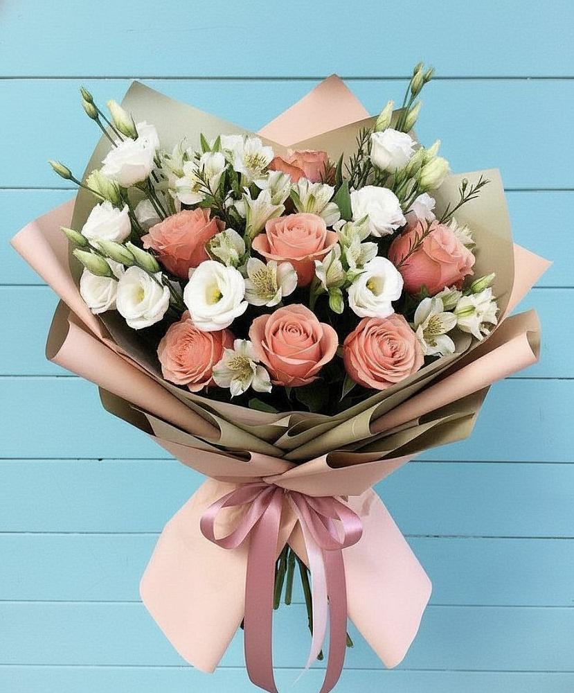 Букет цветов из: Розы, Альстромерии и Лизиантусы в Яранске