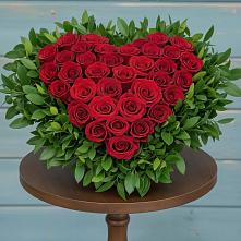 Цветочная композиция из Розы в виде сердца в Яранске