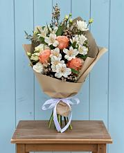 Букет цветов из:  Альстромерии, Лизиантусы, Розы и Хризантемы #REPLACE_PRED# Яранске