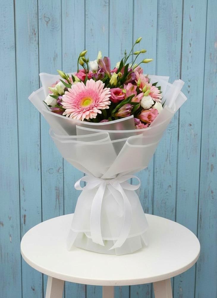 Букет цветов из: Герберы, Альстромерии и Лизиантусы в Яранске