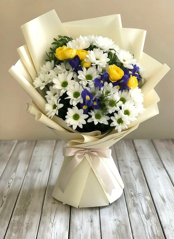 Букет цветов из: Ирисы, Хризантемы и Розы в Яранске