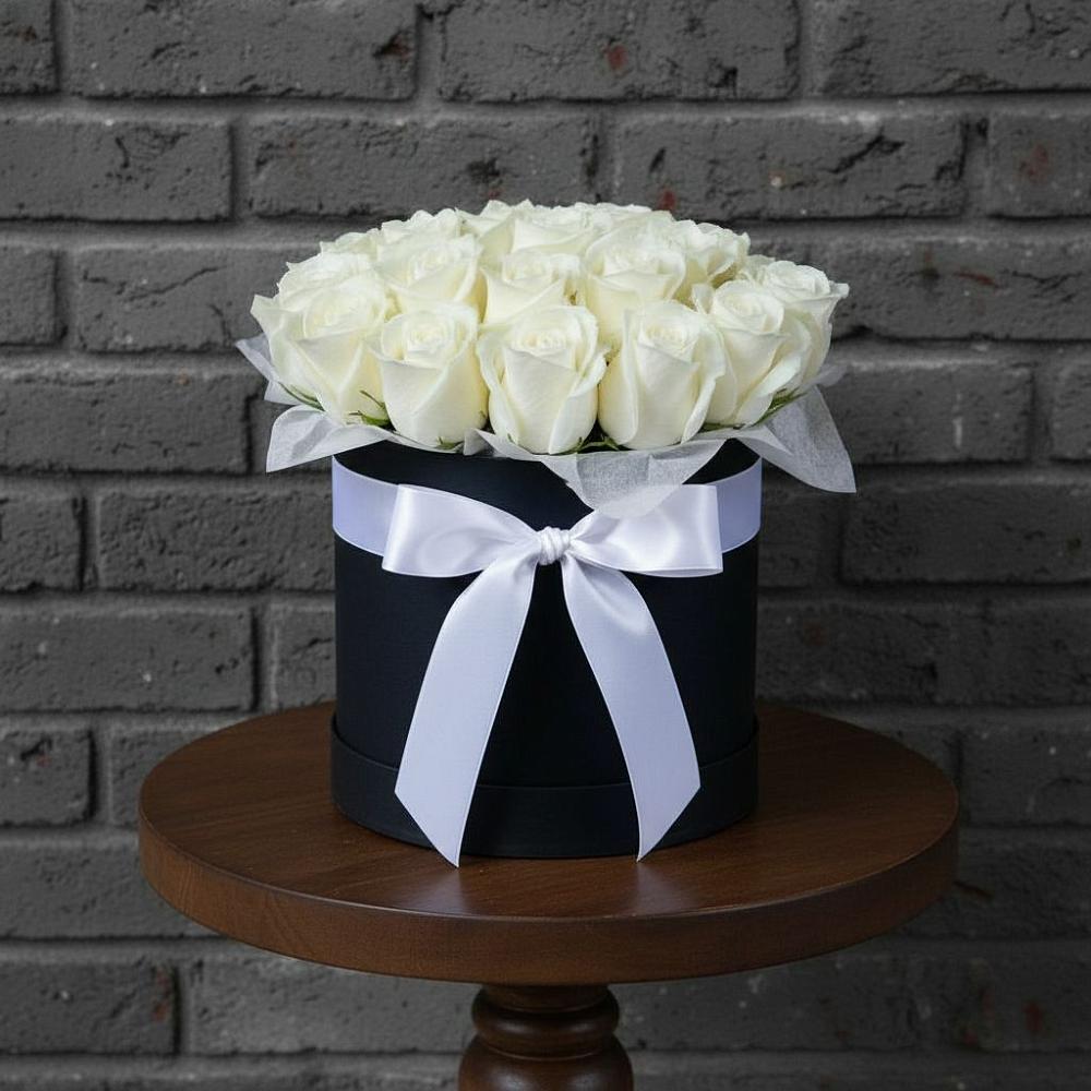 Цветочная композиция из Розы в шляпной коробке в Яранске