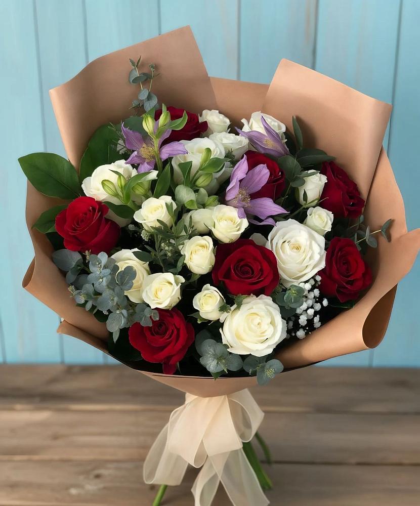 Букет цветов из: Розы и Альстромерии в Яранске