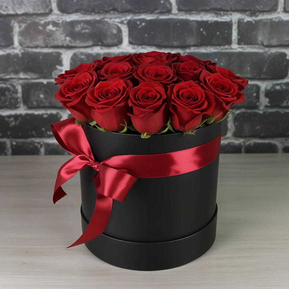 Цветочная композиция из Розы в шляпной коробке в Яранске