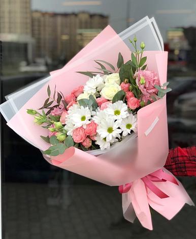 Букет цветов из: Розы, Лизиантусы и Хризантемы в Яранске